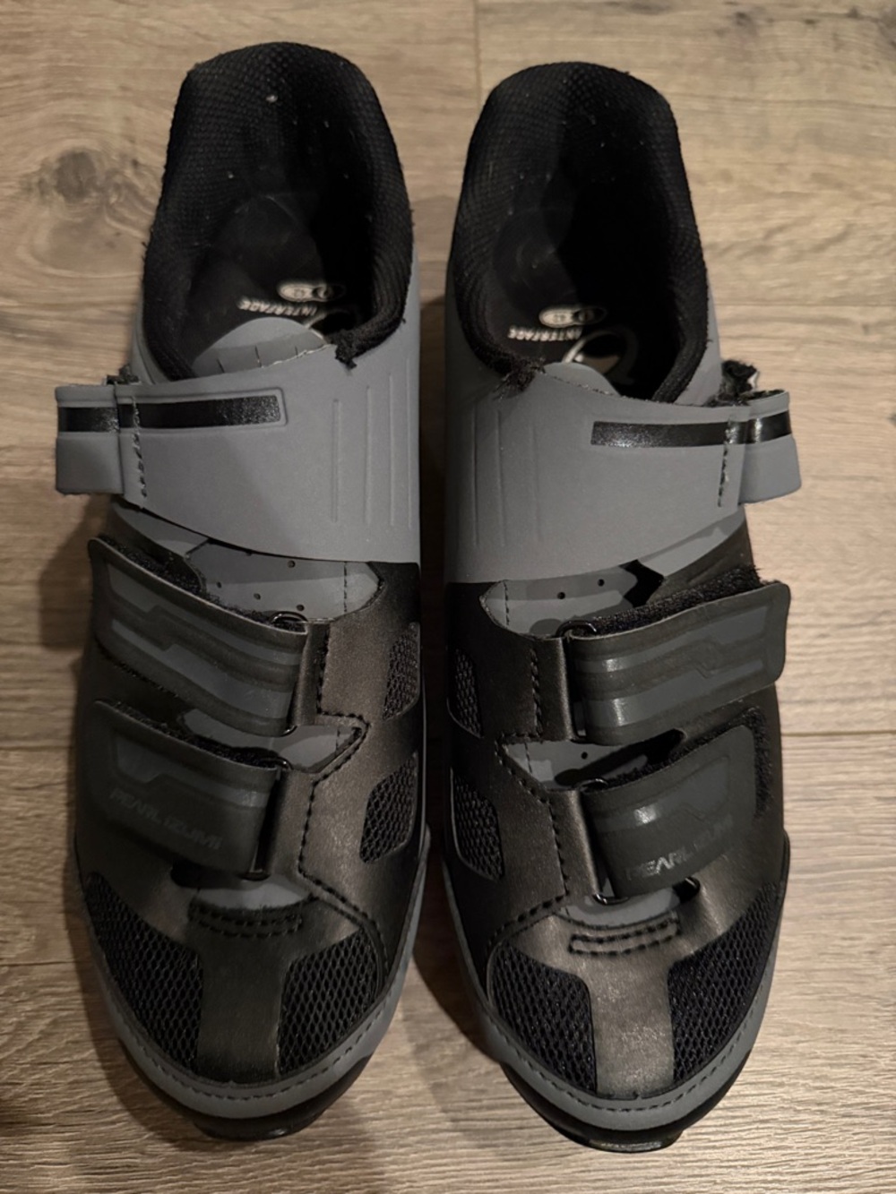 Pearl Izumi cycling shoes 42